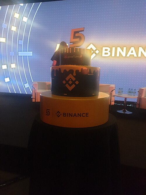 Binance's five-year birthday cake in Paris in July 2022