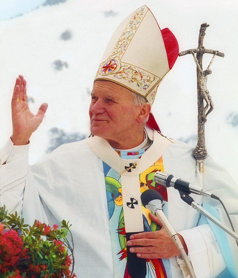 ADAMELLO - PAPA - Giovanni Paolo II - Papa Giovanni Paolo II celebra la Santa Messa davanti all'altare costruito sulle cime dell' Adamello, il 16 luglio 1988