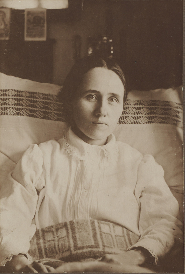 Saint Anna Schäffer (February 18, 1882–October 5, 1925) at roughly age 40.