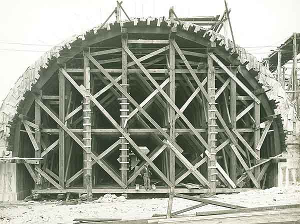 57' Span Arch Ring and Falsework (from the Sydney Harbour Bridge photo albums) Dated: 1/10/1929 Digital ID: 12685_a007_a00704_8724000046r Rights:…