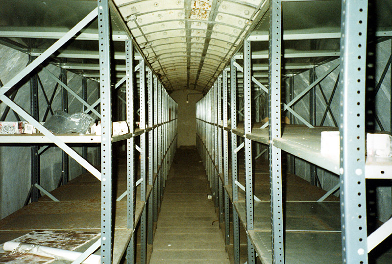 Belsize Park deep level shelter. Taken by C Ford.