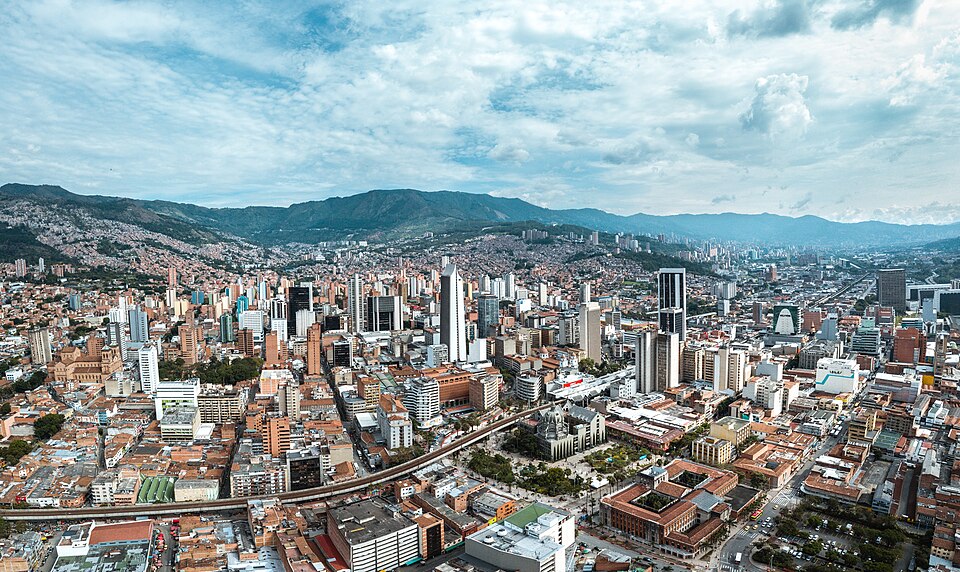 Centro de Medellín en dron