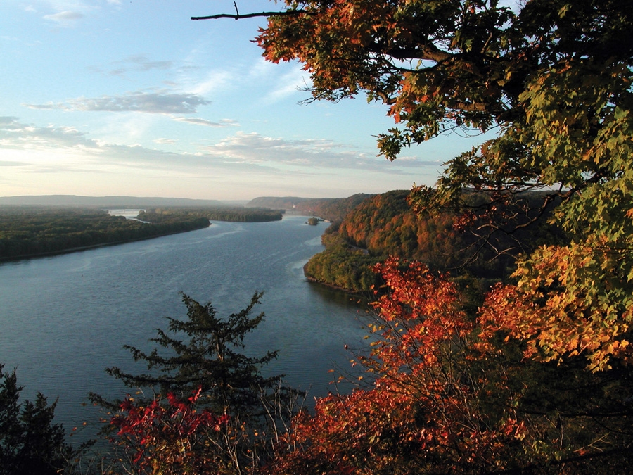 Mississippi River from Fire Point in Effigy Mounds National Monument, Iowa, USA