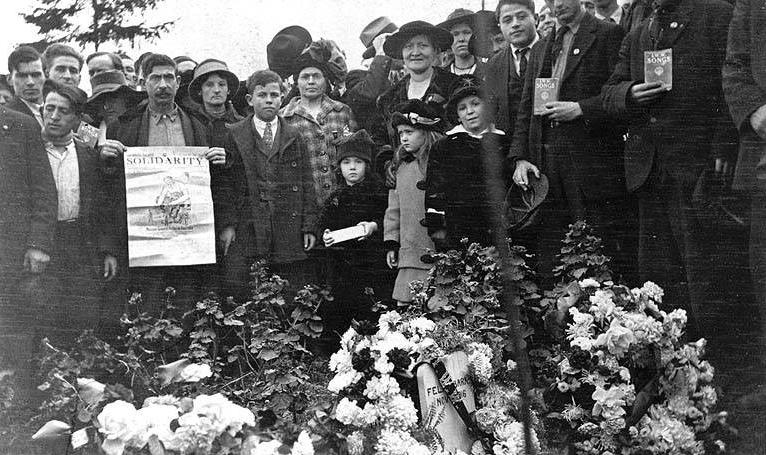 Funeral of Felix Baran, held in Seattle, Washington, November 1916, by members of the Industrial Workers of the World . (Everett Massacre, Everett, Wash.)