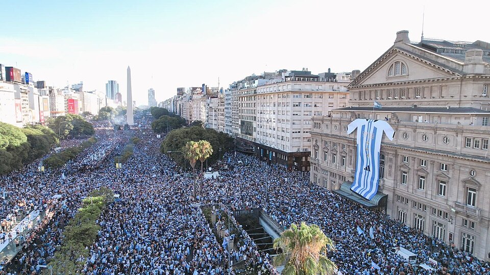 Festejo en el Obelisco luego de que la selección argentina ganara la Copa del Mundo en el Mundial de Fútbol de Catar 2022