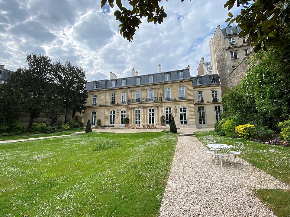 Hôtel de Besenval, garden façade