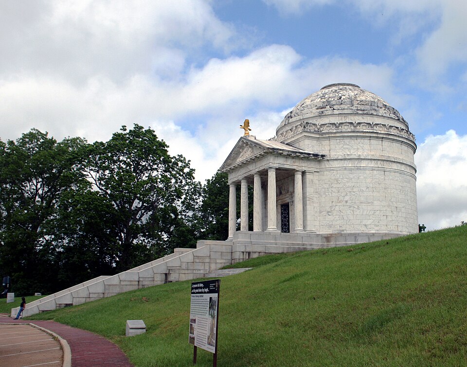 Illinois Monument at Vicksburg National Battlefield.