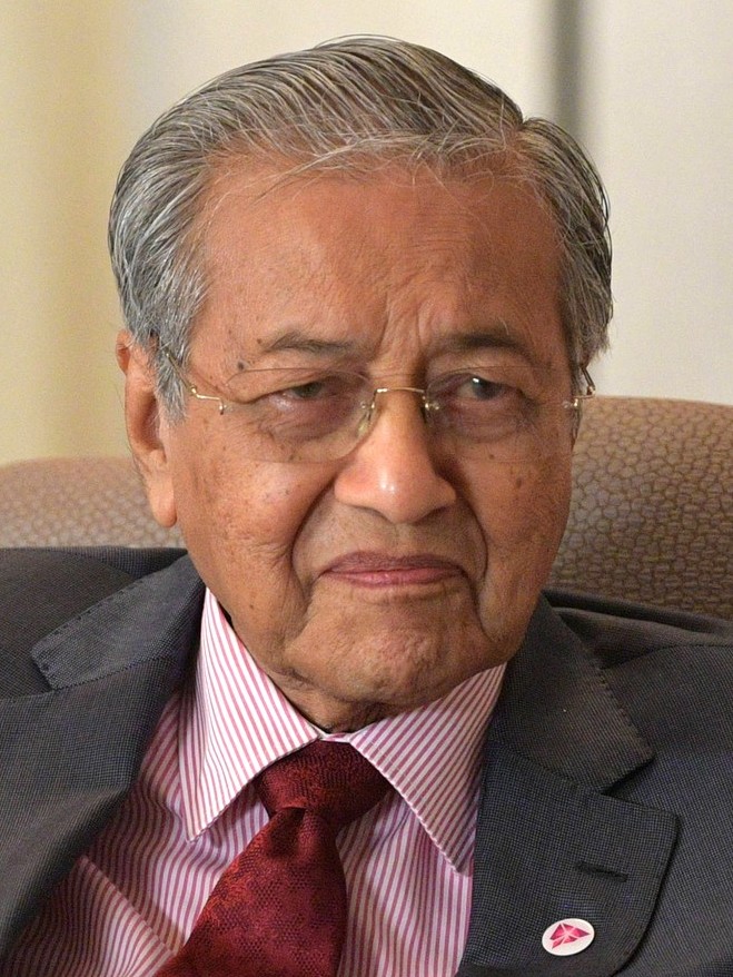Mahathir Mohamad, Malaysia's Prime Minister met President of Russia, Vladimir Putin in 2018