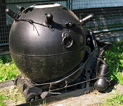 Naval mine