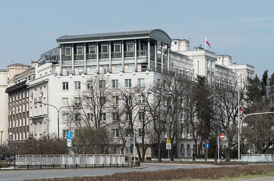 Budynek Ministerstwa Sprawiedliwości, widok z placu Na Rozdrożu