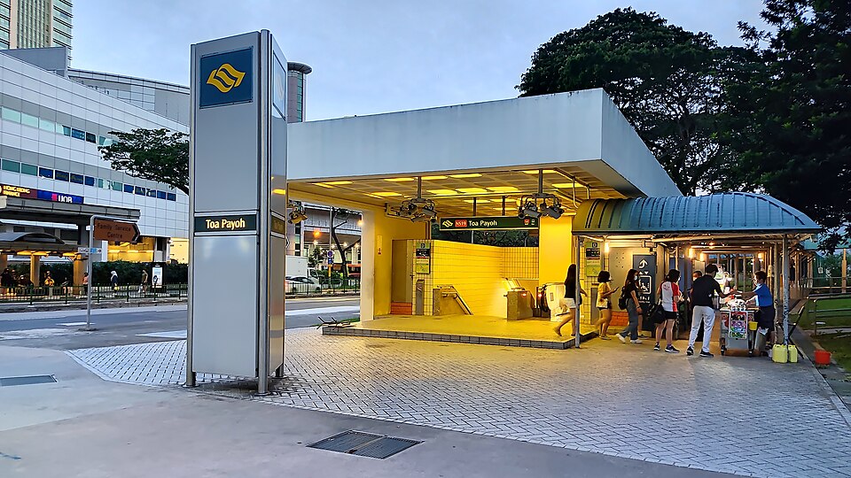 NS19 Toa Payoh MRT Exit D