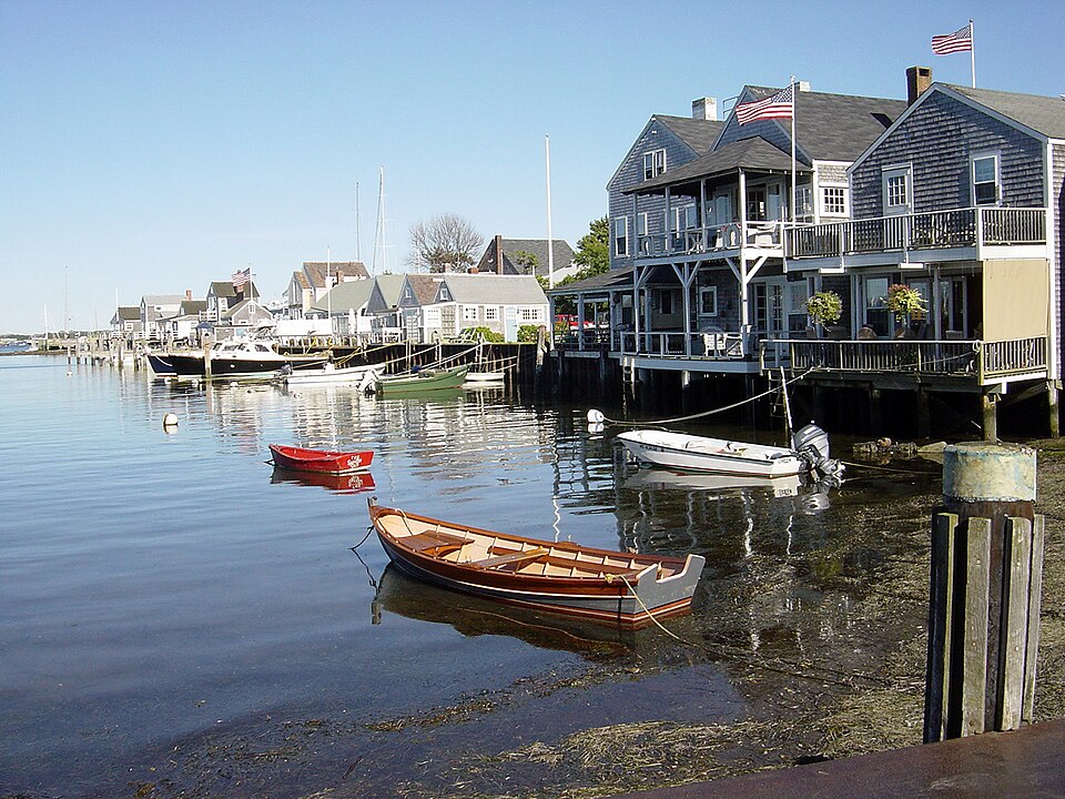 en:Nantucket, Massachusetts . Photo taken by Bobak Ha'Eri , August 2004. Please observe license and properly cite in use outside Wikipedia.