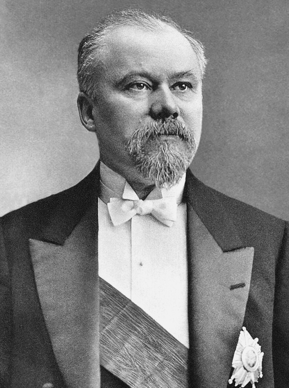 signed official portrait of Raymond Poincaré (1860-1934), president of the French Republic (1913-1920)