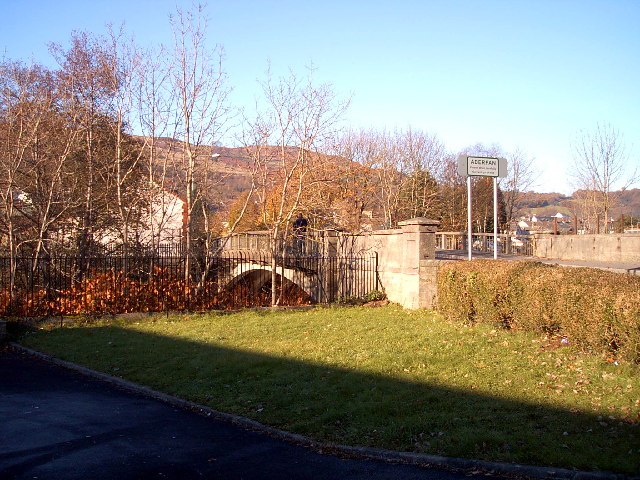 South entrance to Aberfan. The bridge over the river Taff marks the boundary between Merthyr Vale in the foreground and Aberfan across the river