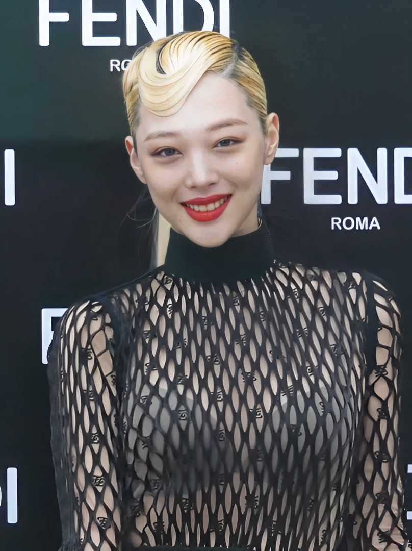 Sulli during FENDI 2019 F/W Collection Pop-Up Store Opening Event, held in Gangnam-gu, Seoul, September 3, 2019.