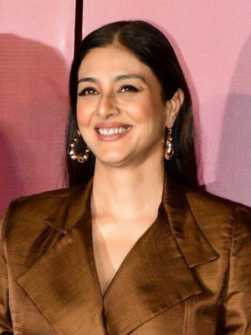 Kareena Kapoor, Tabu and Kriti Sanon at Crew trailer launch