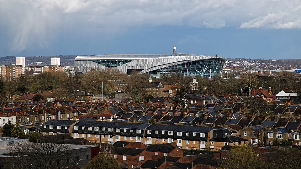 A view towards Tottenham Hotspur F.C. 's new stadium in North London, England. Mobile device view : Wikimedia (as at 2019) makes it difficult to immediately…