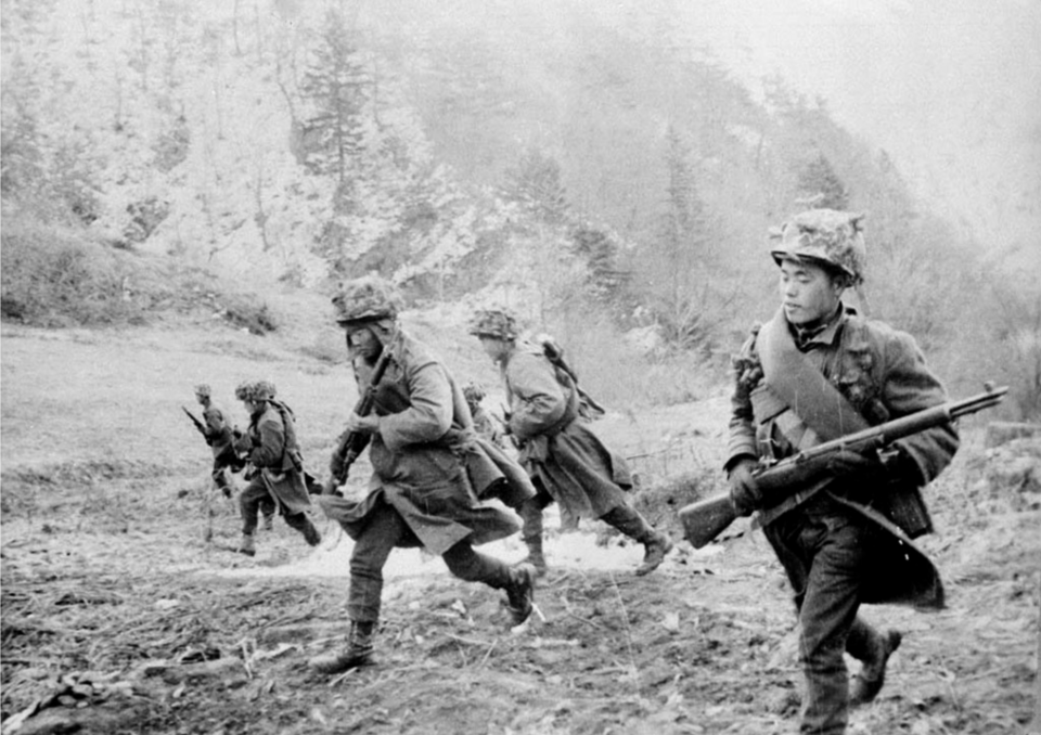 South Korean forces conduct a manhunt against North Korean commandos following the Uljin–Samcheok Landings of 1968