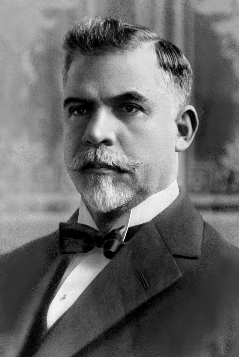 Foto oficial de Washington Luís , presidente do Brasil entre 1926 e 1930.